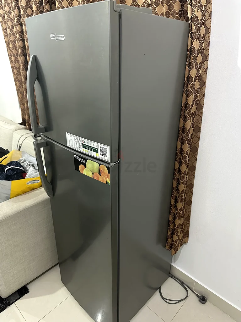 ثلاجة فضية أنيقة للبيع - حالة ممتازة! @ الشعبي 11، المصفحه63254503987586112