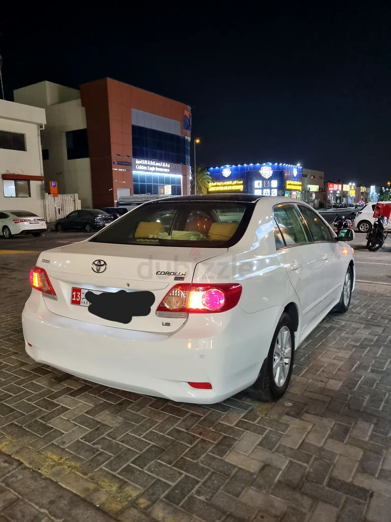 Abu Dhabi - Al Nahyan - Al Moror road63138275580545111