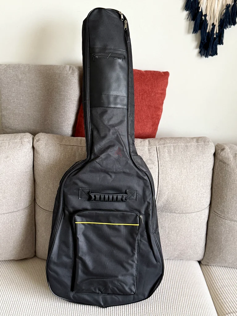 Bock Acoustic Guitar - Perfect for Music Enthusiasts!63202194280193111