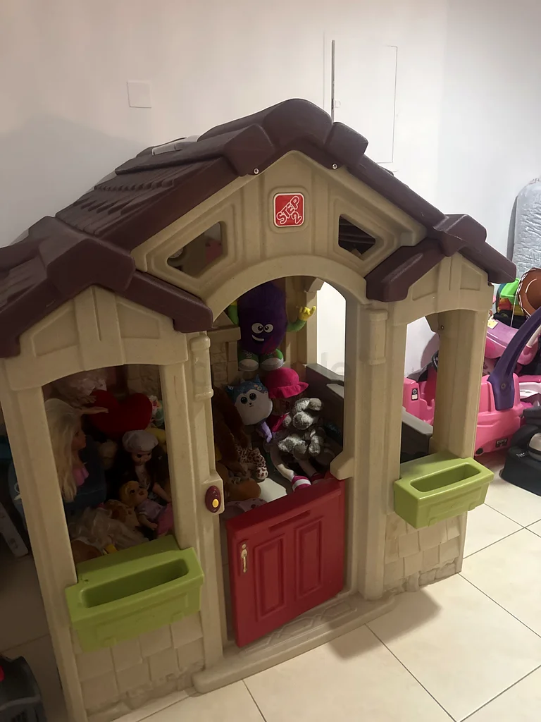 بيت اللعب للأطفال - مثالي للعب التخيلي!63194599648130111