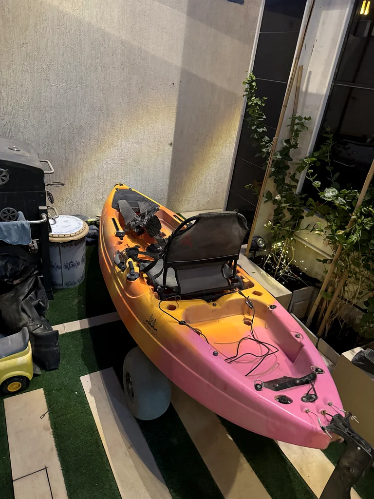 Vibrant Kayak for Thrilling Water Adventures!63234607958019114