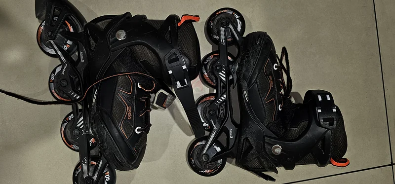 Complete Inline Skating Set with Protective Gear! ABCE3 / Excellent for kid 6 to 9Y63245713622787113