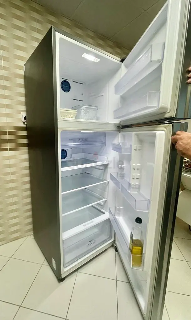 Modern Refrigerator for Sale - Keep Your Food Fresh!