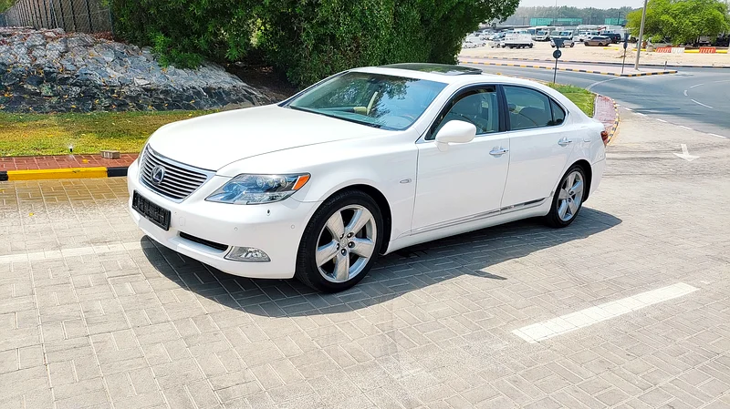 LEXUS LS460L 2009 GCC LARGE FULL OPTION WITH SUNROOF DVD PLAYER LEATHER SITES CROSS CONTROL VERY CLE63169917860483114