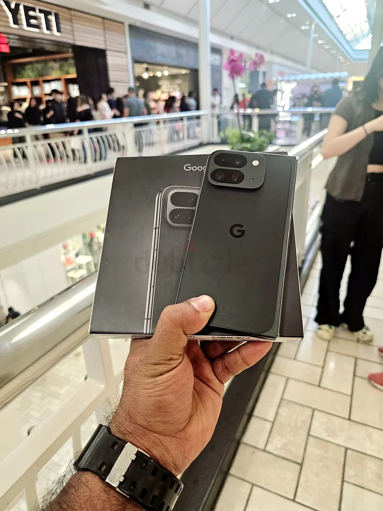 Google Pixel Fold 9 Pro: Like New Condition!63214899756547111