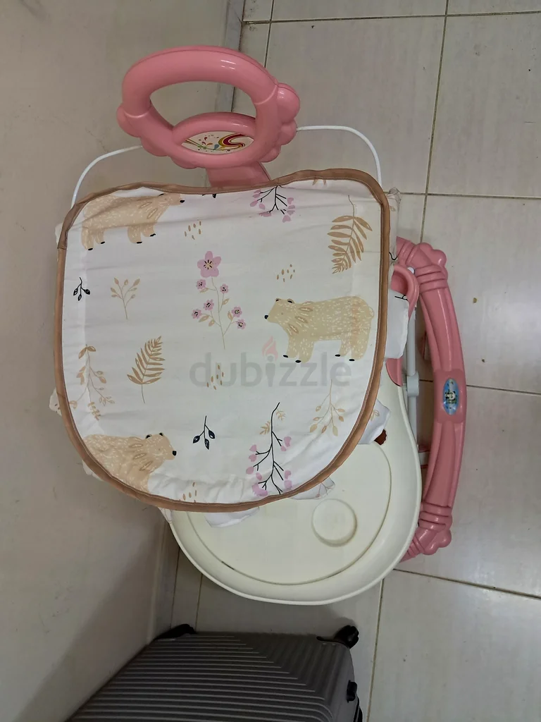 عربة أطفال وكرسي هزاز وردي جميل للبيع!63204257449091113