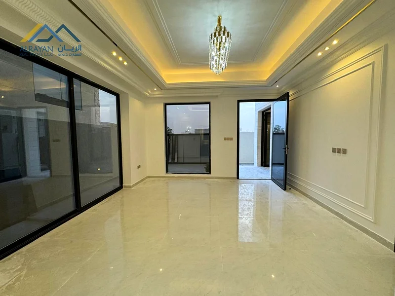 فرصة استثمارية، تشمل الكهرباء والماء وتكييف الهواء، عمرها 4 أشهر، نقداً فقط63188636459394114