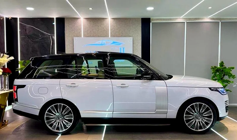 AUTOBIOGRAPHY SUPERCHARGED RR VOGUE || F.S.H AL TAYER II TOP RANGE I| SCREENS II LOW MILES || GCC63178882162434113