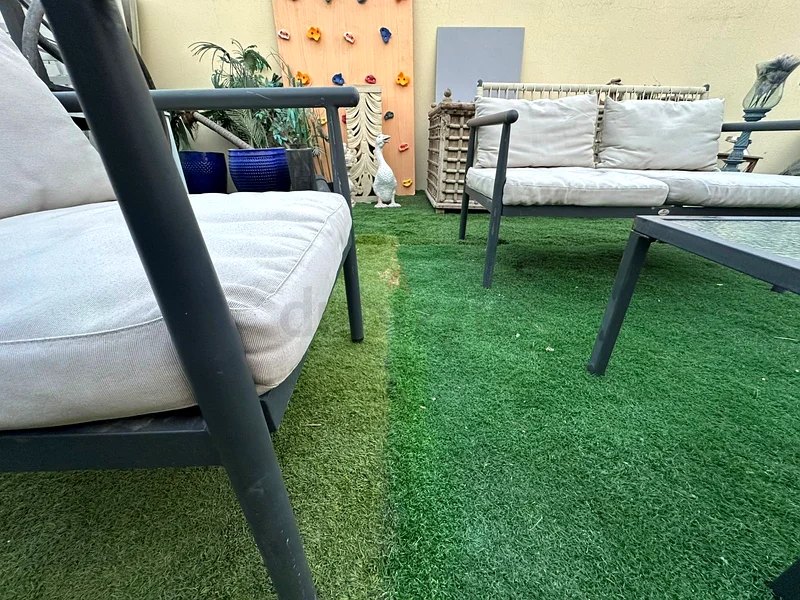 طقم أريكة معدنية وحبل 2+1+1 وطاولة قهوة  
أبعاد الأريكة 123x75 وارتفاعها 80  
الكرسي 65x75 وارتفاعه 80  
الطاولة 563218312893569114