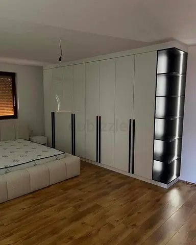 Stylish Modern Wardrobe with Sleek Design