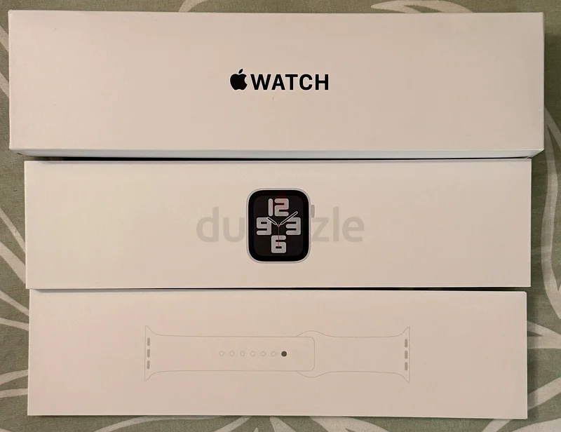 ساعة Apple Watch SE الجيل الثاني (نظام تحديد المواقع) بحجم 44 مم، غلاف من الألومنيوم مع سوار رياضي أبيض - مقاس M/L - فضي | MNTJ3L63263512328963111
