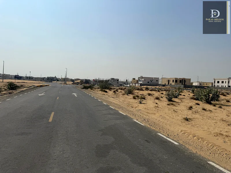 أرض سكنية للبيع في الشارقة، منطقة الحوشية63195583831809111