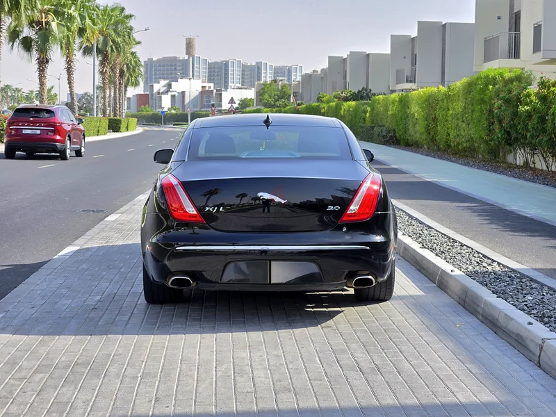 A perfect (best price) jaguar XJ 2015, GCC , (Photos litterly speak)63221825016833111