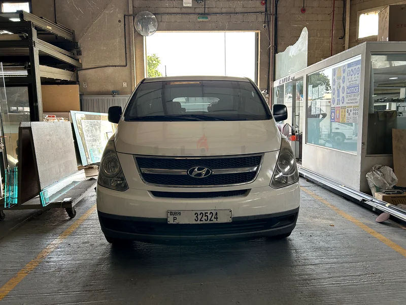 Hyundai H1 VAN - GCC - First Owner63151400324611111