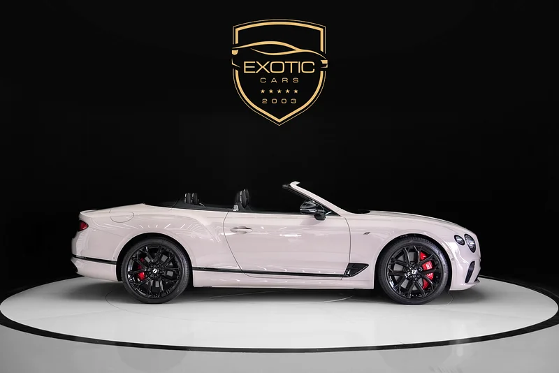 GTC V8 S - إصدار أسود - داخلية ثنائية الألوان - رمادي كرايون - الضمان حتى أغسطس 202663174304671363112