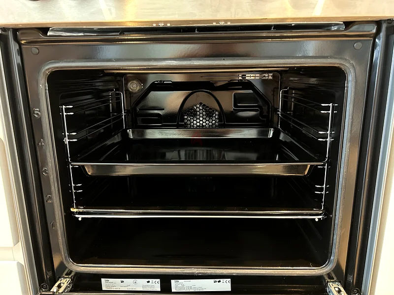 Beko 60x60cm Ceramic Electric Cooker, 4 Zones (2 Expandable), 8 Functions, 72L, FSM67320GXS63259185702273112