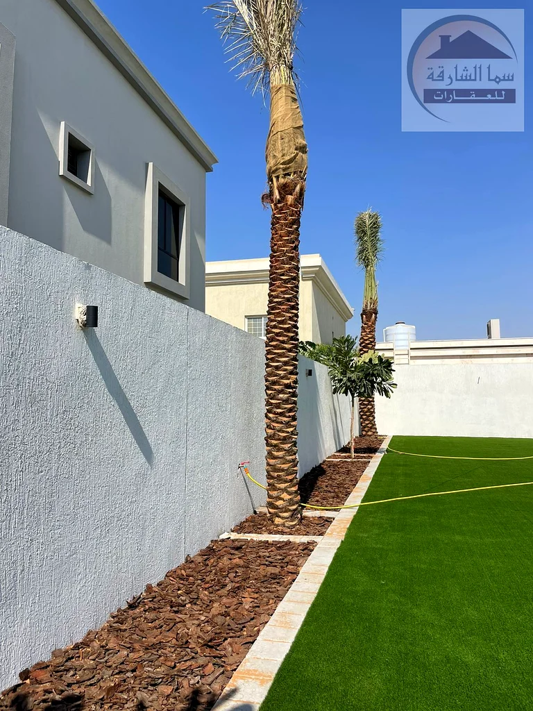 At the lowest price inside Al-Hawshi, a 10,000-square-foot modern villa for sale in a location close to the bridge and services63205334233091111