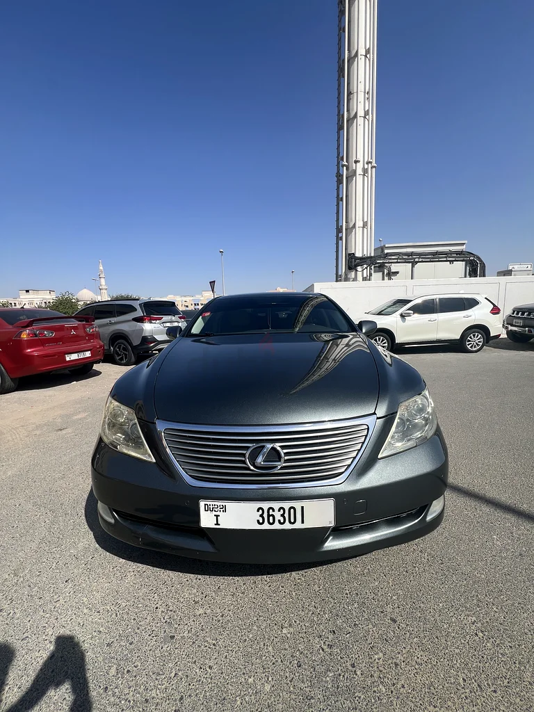 Lexus LS 460 well maintained63149580683139111