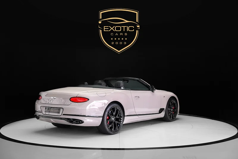 GTC V8 S - إصدار أسود - داخلية ثنائية الألوان - رمادي كرايون - الضمان حتى أغسطس 202663174304671363113