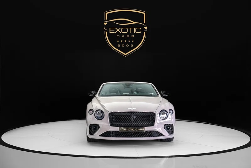 GTC V8 S - إصدار أسود - داخلية ثنائية الألوان - رمادي كرايون - الضمان حتى أغسطس 202663174304671363111