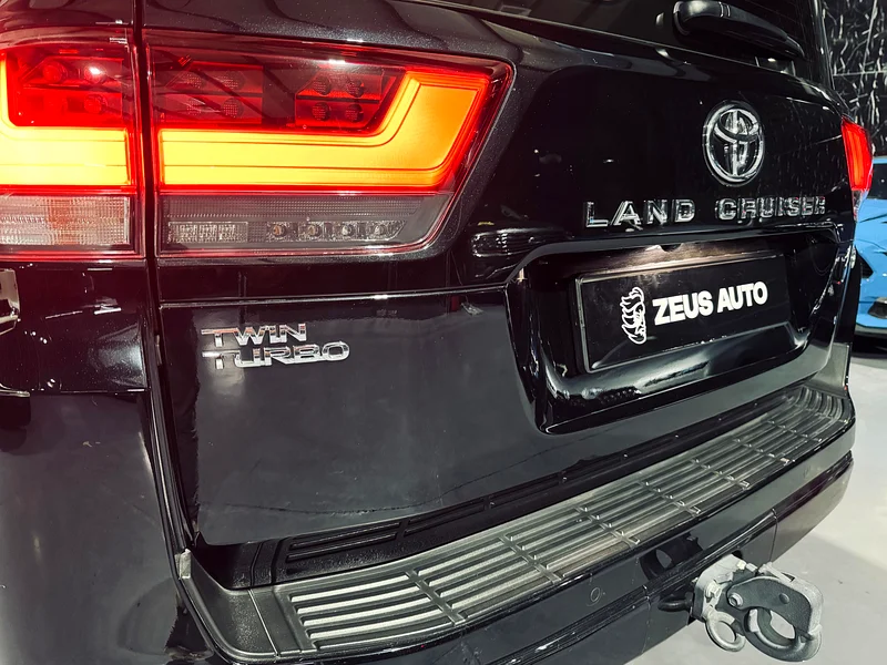 Land Cruiser GXR  – Model 2024 | GCC Specs | 409 TT | 5-Year Warranty  4-Year Service Al Futtaim63158340024193114