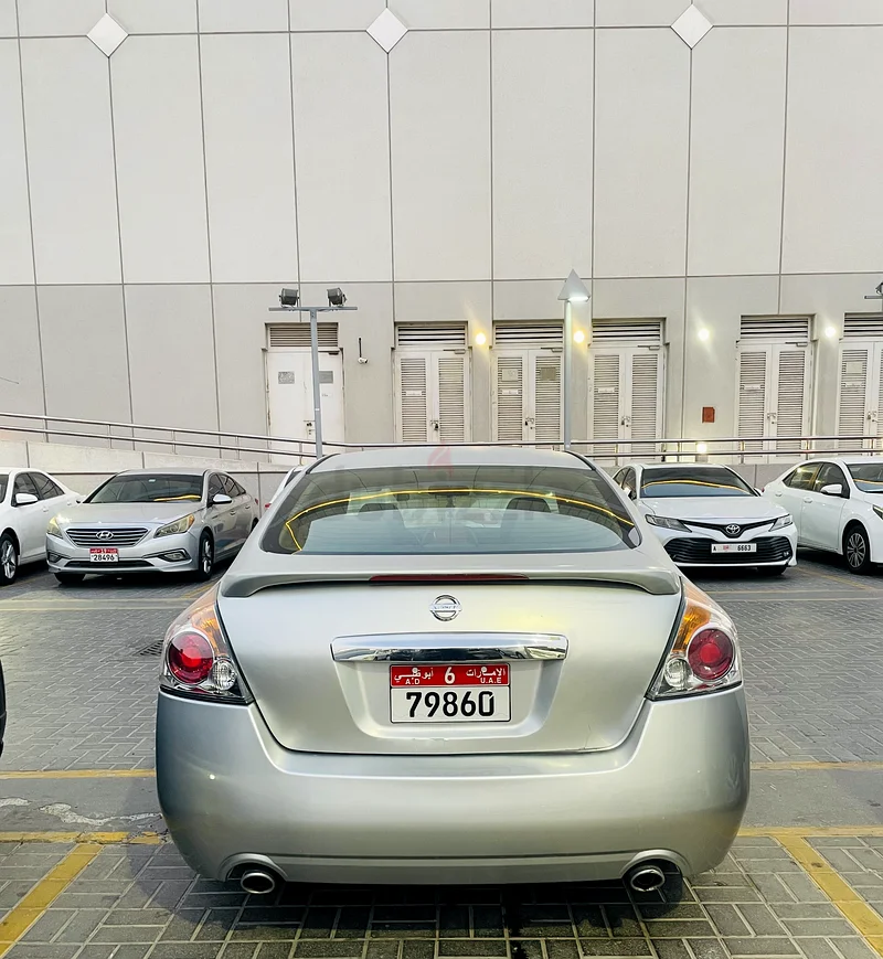 Nissan Altima 2012 model car in good condition is for sale at best price. (Direct from owner)63148649772545113