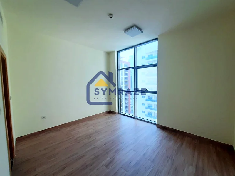 شقة واسعة من غرفة نوم واحدة | موقع متميز | جاهزة للسكن فورًا | وسائل راحة حديثة | طابق عالي | متاحة الآن63278050978561114