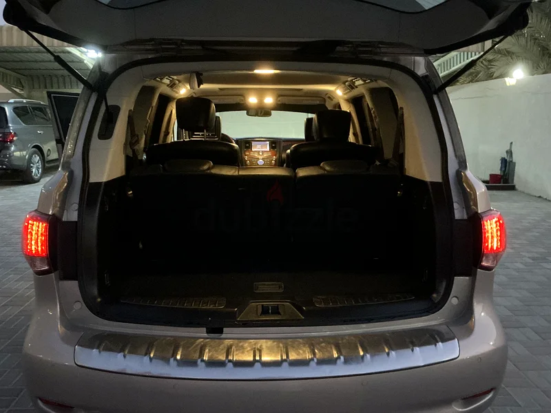 Infinite QX80 2017 American specifications 120000 mile clean in and out . No major accidents .63223815450627113