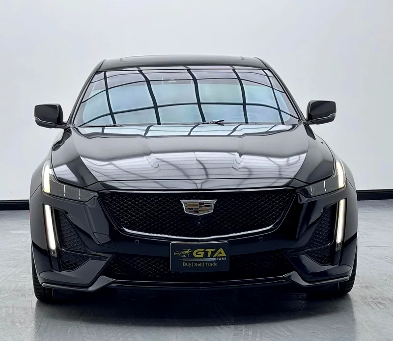 سيارة كاديلاك CT5 -V لعام 2020، مع سجل صيانة كامِل لدى وكالة كاديلاك، وضمان سارٍ، بحالة ممتازة، وأقل من الكيلومترات المعتادة، مخصصة لدول مجلس التعاون الخليجي63175261142402111