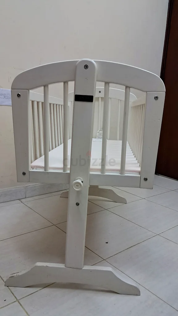 Charming White Cradle for Your Little One63205364062339112
