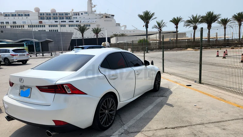 LEXUS IS 300 3.5L MODEL 2016 Canadian Specs 168,000 KM (Owner)63137800363907112