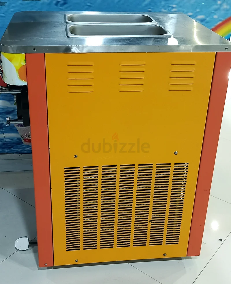 Icecream maker machine for immediate sale63258140719234112