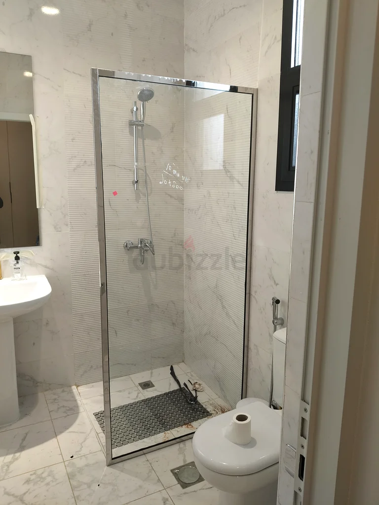 Modern Bathroom Shower Setup for Sale!63221848438785114