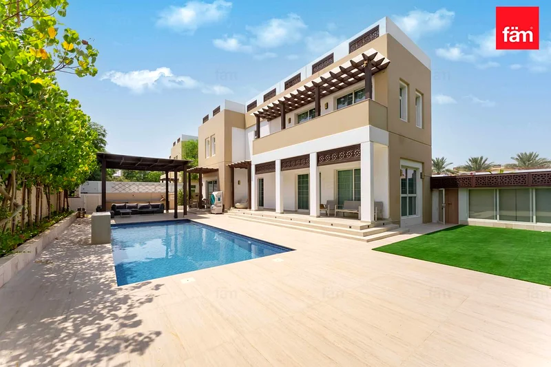Negotiable | Fully Upgraded | Furnished | Vot63925741794690110