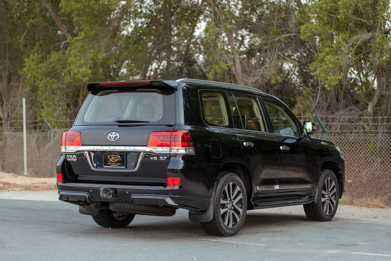 AED 3,705/month | 2019 Toyota Land Cruiser VXR | GCC Specs | REF#T8247763141656857475113