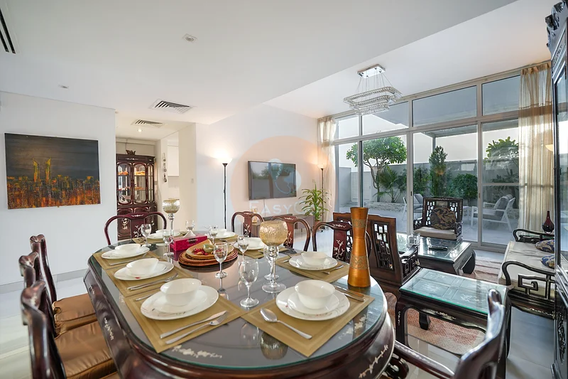 URBAN LIFESTYLE / LUXURIOUS FURNITURE / LAVISH COMMUNITY63827987921155111