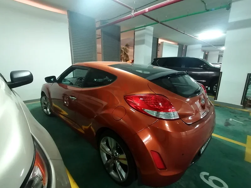 European Lady selling Hyundai Veloster 2013 model in very good condition.63136838823811113