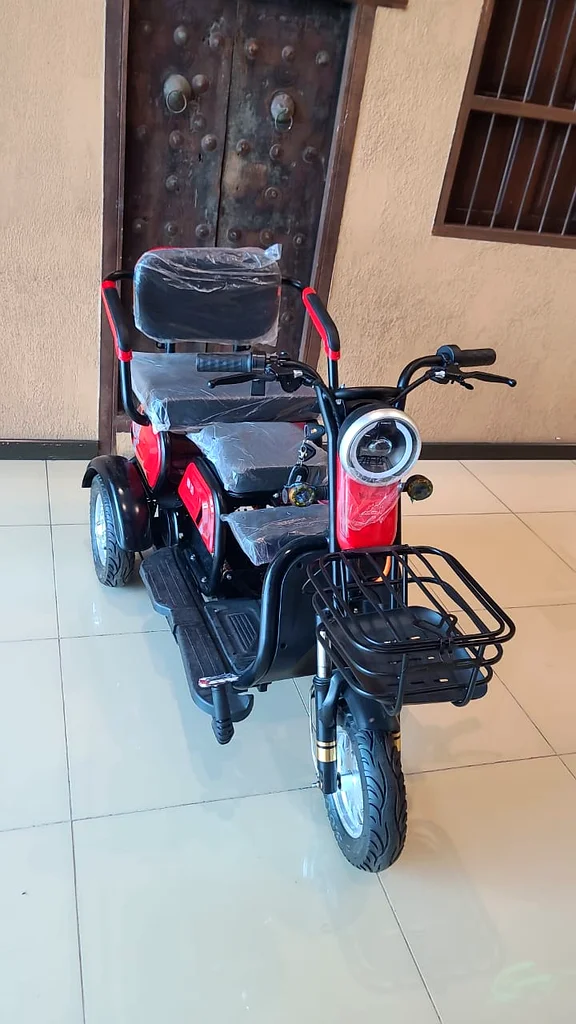 3 passenger scooter with sliding function63253481567491111