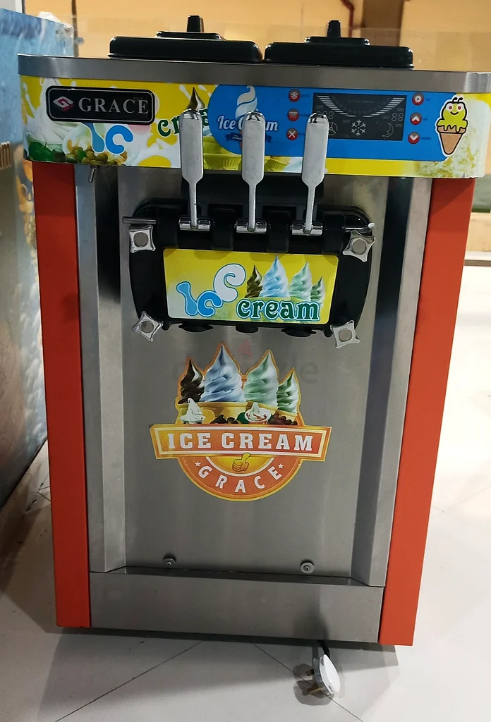 Icecream maker machine for immediate sale632581407192341127