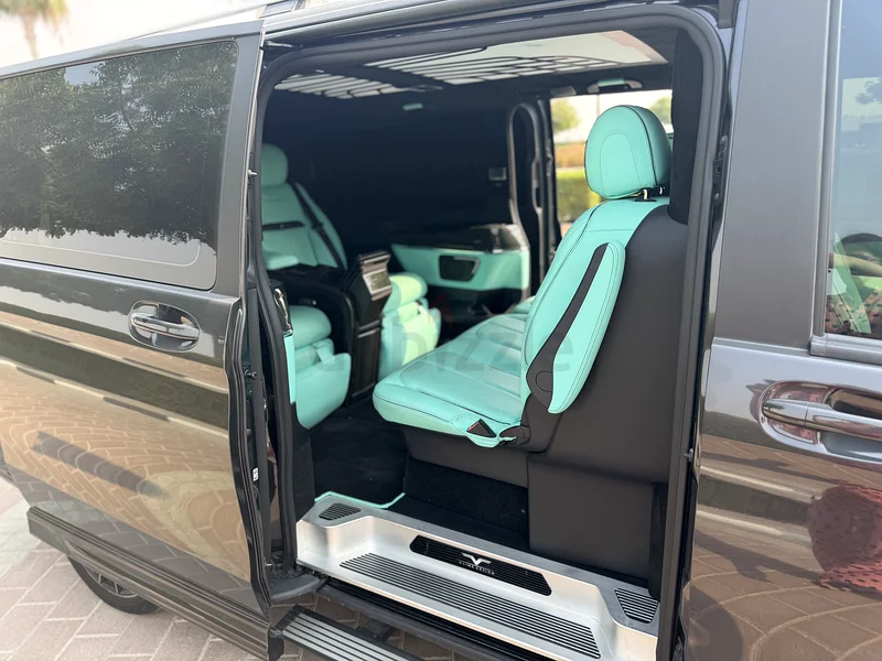 للبيع: مرسيدس 2023 V250 V Line Design VVIP – فان فاخرة للغاية | 370,000 درهم إماراتي63164770249089111