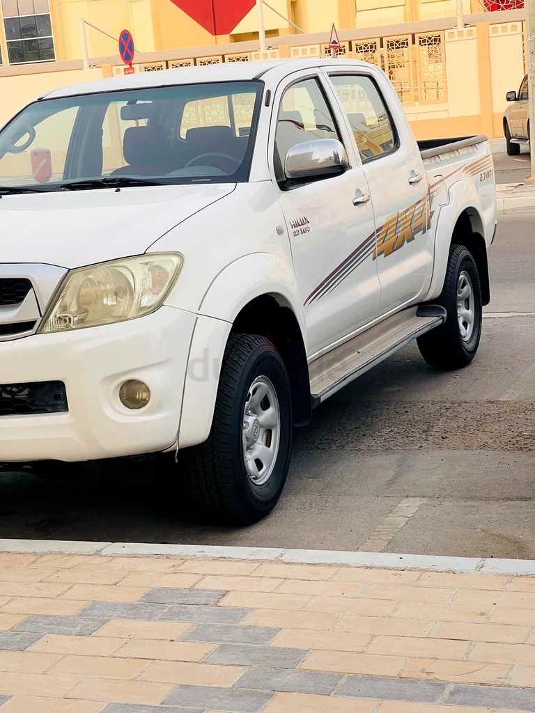 شاحنة بيك أب مزدوجة الكابينة من عام 2010، نظيفة جداً،63146741766401111