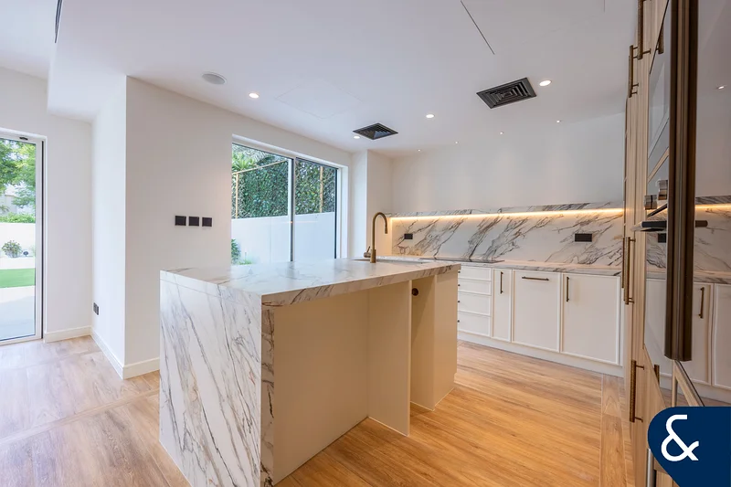 FULLY UPGRADED | 4 BEDS EXTENDED | ONE OF ONE63922623994113111
