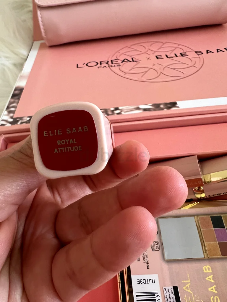 L’Oréal x Elie Saab – Color Riche Lipstick “ATTITUDE ROYAL”63242172560131111