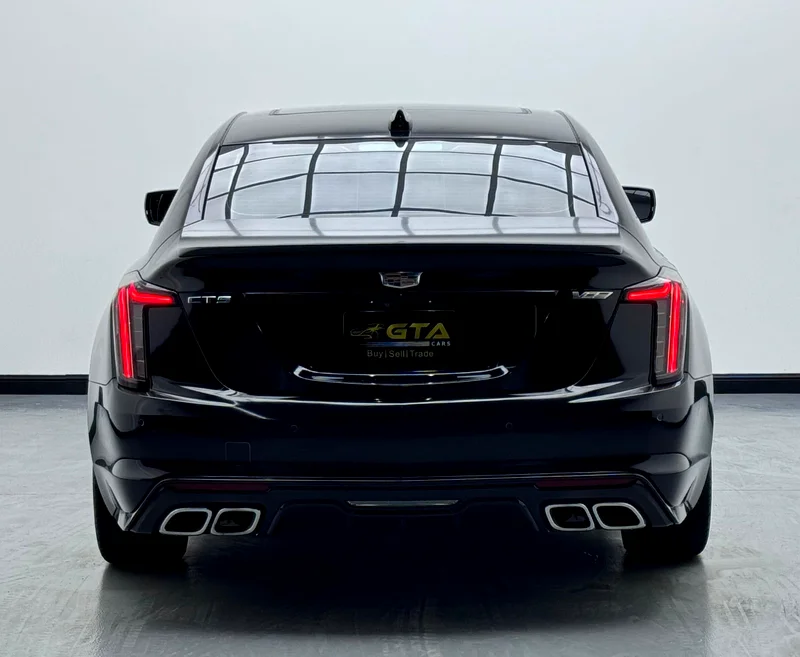 سيارة كاديلاك CT5 -V لعام 2020، مع سجل صيانة كامِل لدى وكالة كاديلاك، وضمان سارٍ، بحالة ممتازة، وأقل من الكيلومترات المعتادة، مخصصة لدول مجلس التعاون الخليجي63175261142402114