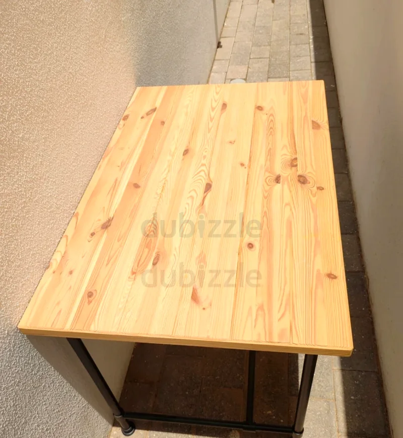 طاولة أنيقة على الطراز الصناعي لغرفة الدراسة أو المكتب63218803992705112
