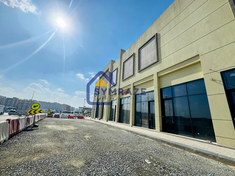 Huge Retail Space with Escalator | Prime Location63616025171713119