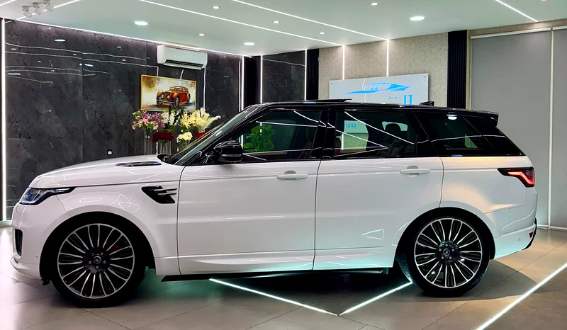 AUTOBIOGRAPHY KIT RANGE ROVER SPORT || GCC II FULLY LOADED || PANORAMIC || SCREENS || ONLY 98K MILES63177939268481112