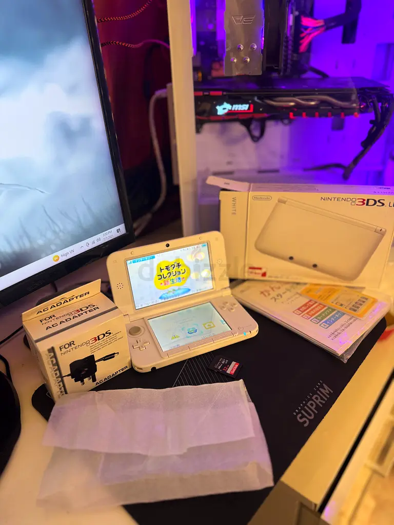 Nintendo 3DS LL with box and manuals white