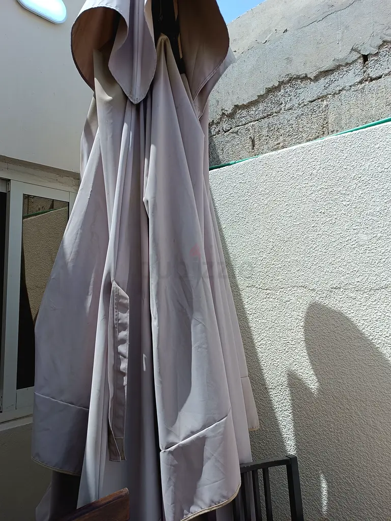Stylish Outdoor Umbrella - Perfect for Sun Protection