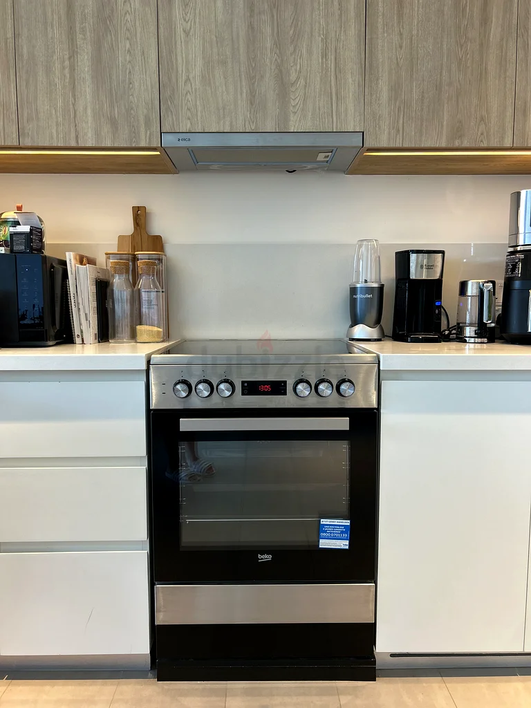 Beko 60x60cm Ceramic Electric Cooker, 4 Zones (2 Expandable), 8 Functions, 72L, FSM67320GXS63259185702273112